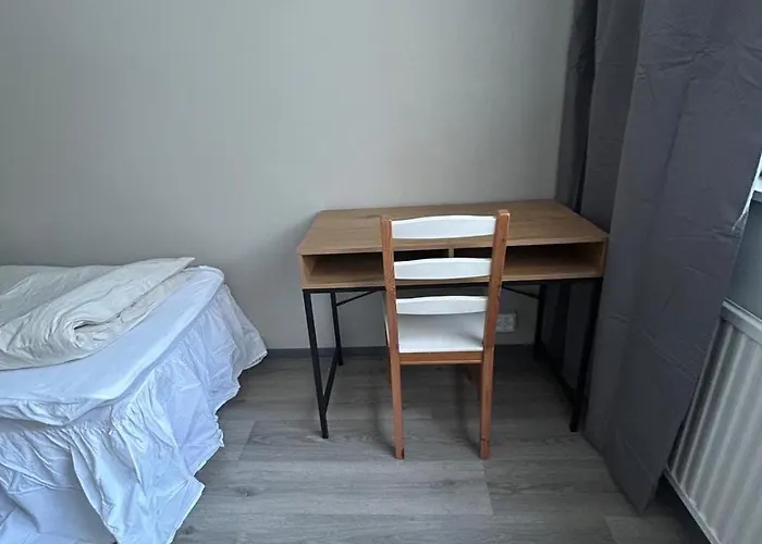 For Four With Parking Available Appartement